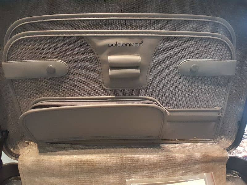 Brief case for sale in outclass condition 2