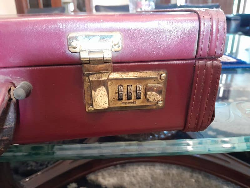 Brief case for sale in outclass condition 16