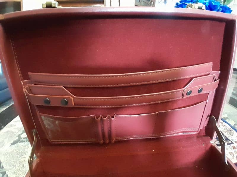 Brief case for sale in outclass condition 18