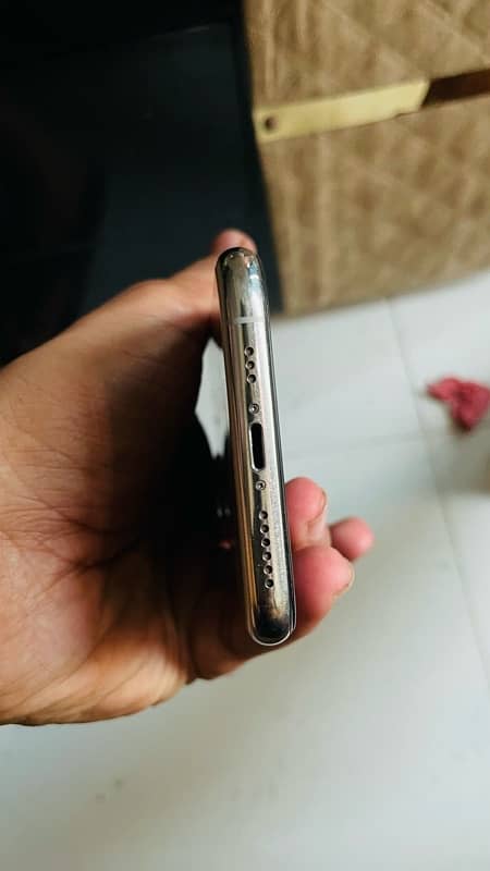 iphone 11 pro PTA Approved 256 GBs 3