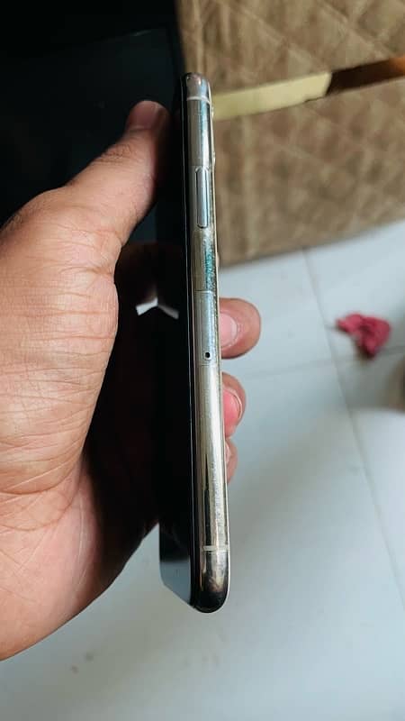 iphone 11 pro PTA Approved 256 GBs 6