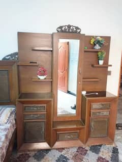 dressing table good condition for sale