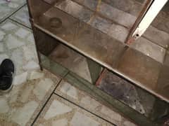 masala or daalon ka liye steel cabinet bohat mazboot front par mirror