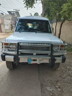 Mitsubishi Pajero 1987