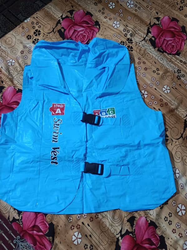 7 - 10 year kids pool jacket 2