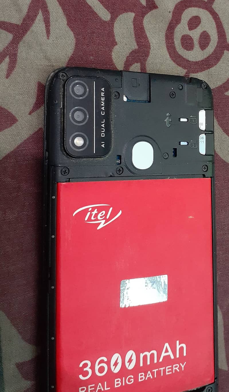 Itel A48 2/32 with glass, Urgent sale. original condition 1