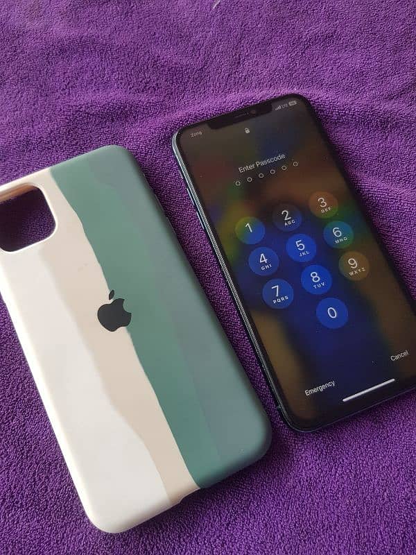 iPhone 11 pro max all sim working 1