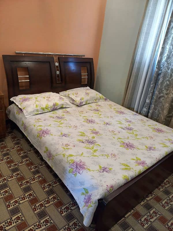 Queen size Bed 5 x 6 without mattress 1