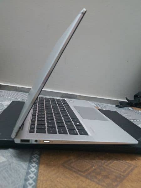 HP Elitebook 1030 G3 - Core i7 8th ×360 16GB 512GB, 13.3 FHD 2