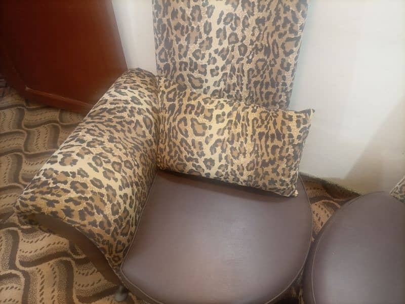 Long seater / pince seater / Sofa seater / coffee seater 3