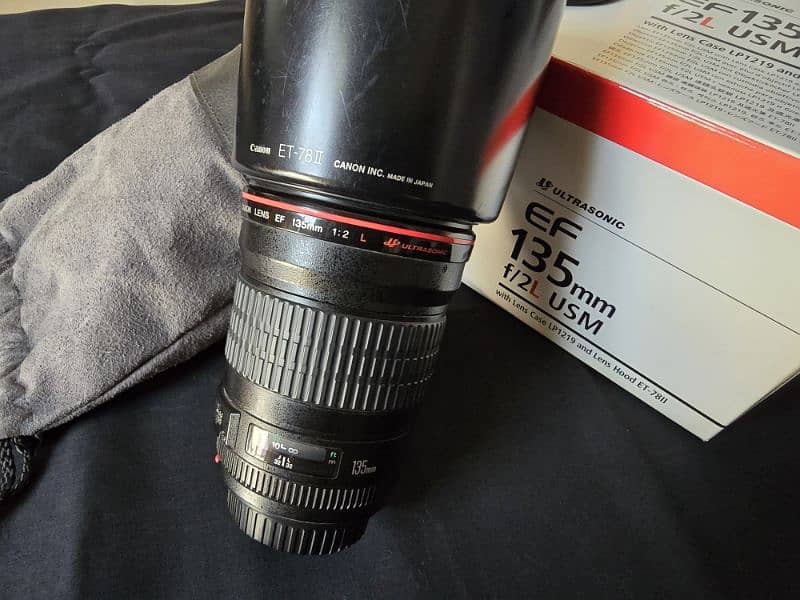 Canon EF 135mm f/2L USM Lens 1