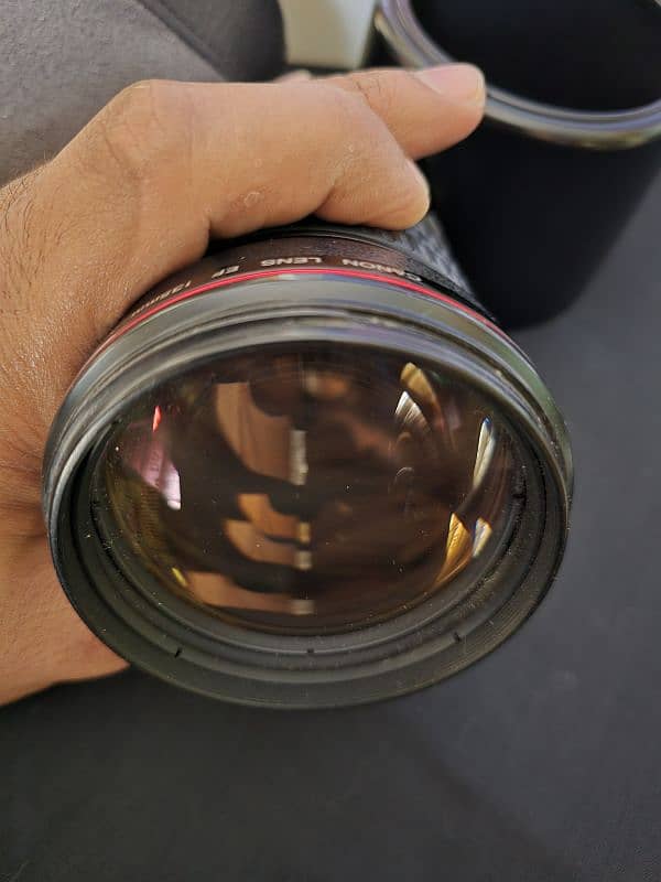 Canon EF 135mm f/2L USM Lens 4