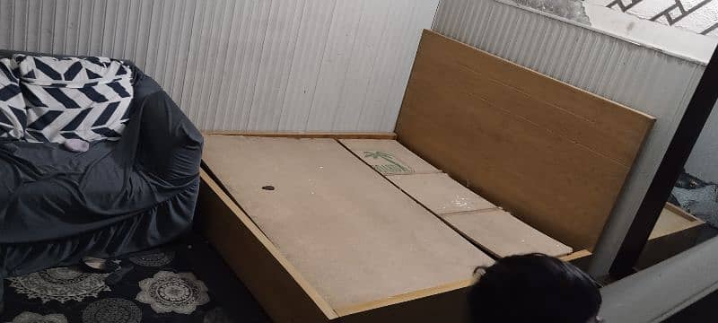 low profile bed for sale in reasonable price 0