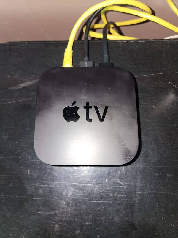 Apple tv box 4k 1st Generation 0