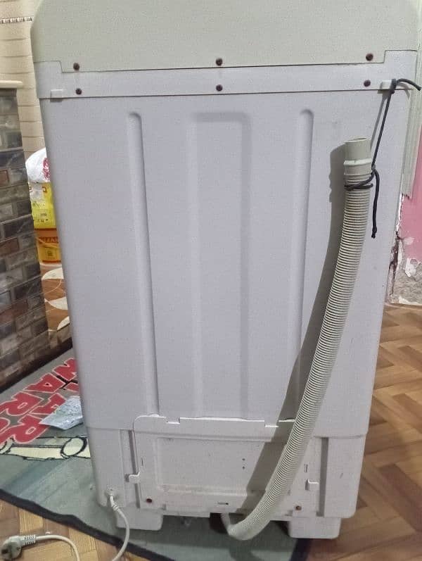 WestPoint 10KG washing Machine Slightly used 5 Years OLD 3