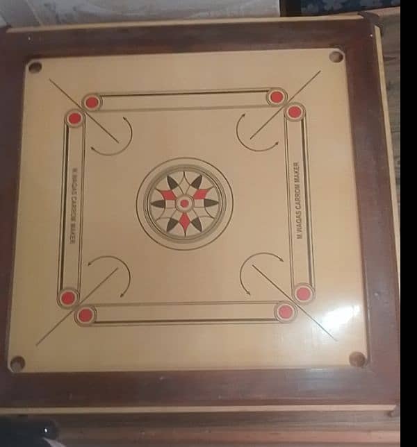 Carom board 0