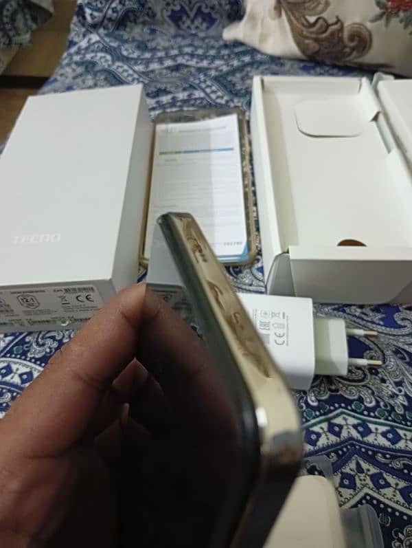 Tecno spark 20 PRO 4