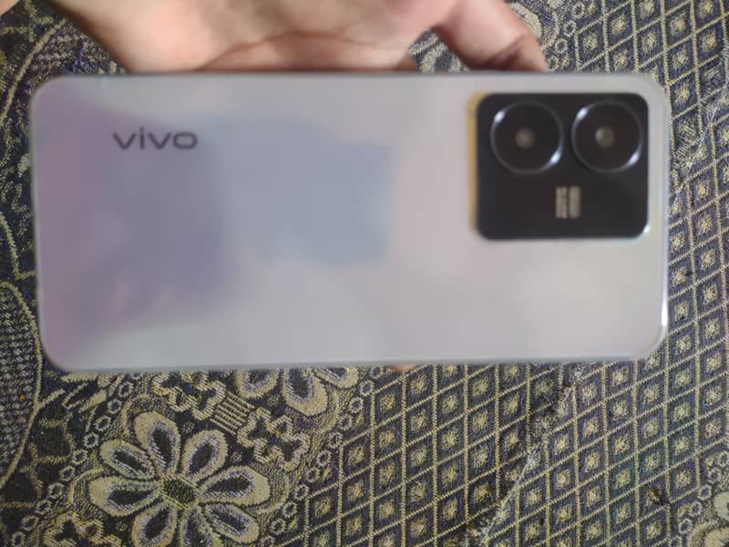 vivo y 22 with box urgent sale 2