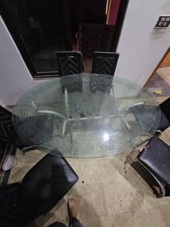 Glass dinig table