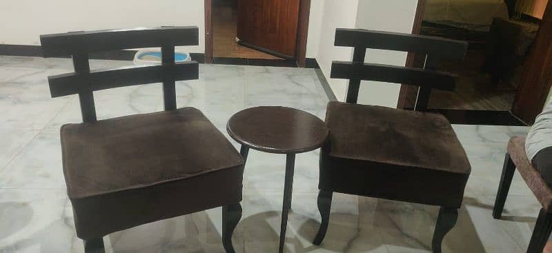 chairs with coffee table 0