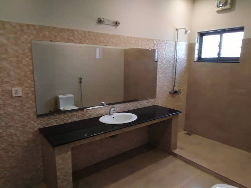 1 Kanal Like New Upper Portion Available For Rent In EE Block Bahria Town Lahore 2