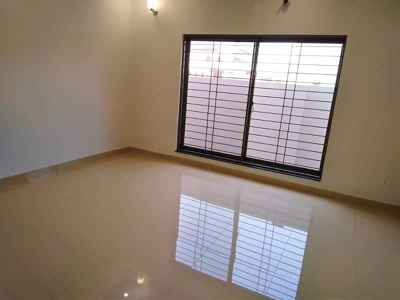 1 Kanal Like New Upper Portion Available For Rent In EE Block Bahria Town Lahore 3