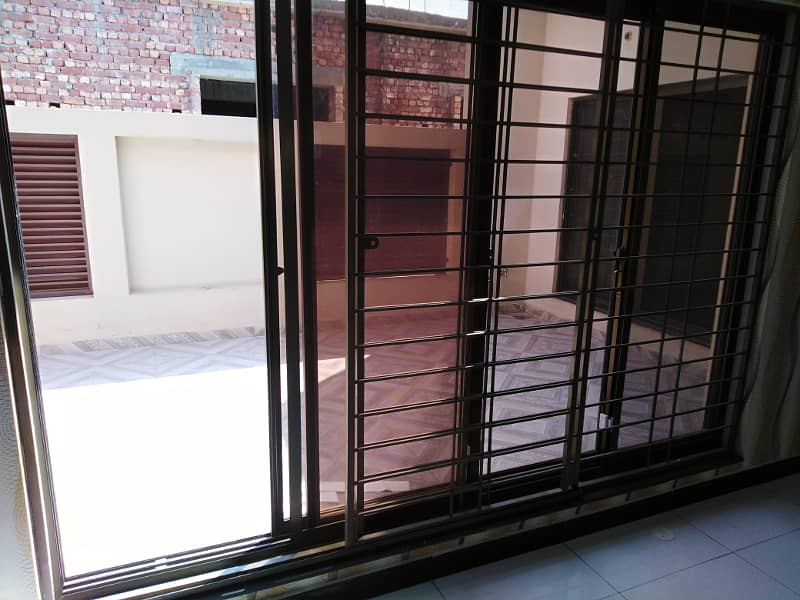 1 Kanal Like New Upper Portion Available For Rent In EE Block Bahria Town Lahore 14