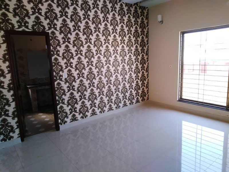 1 Kanal Like New Upper Portion Available For Rent In EE Block Bahria Town Lahore 17