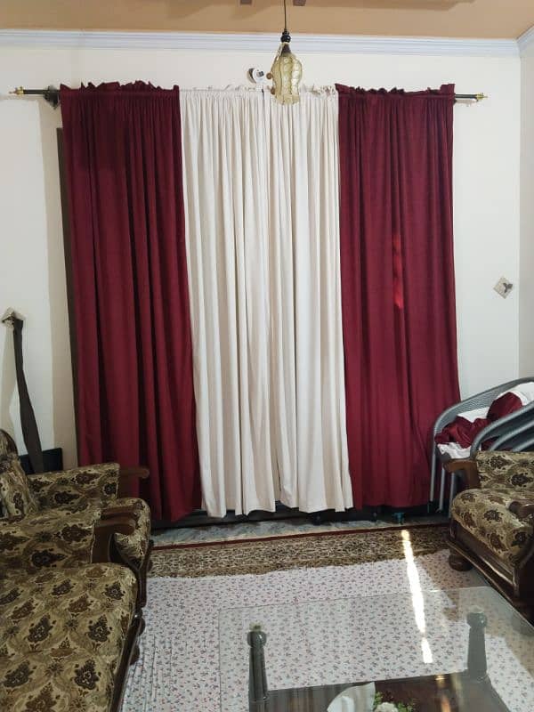 4 velvet  curtains 0