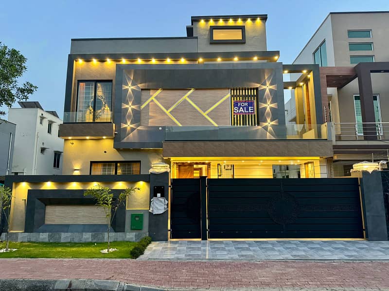 10 Marla Luxury Modren House Available For Sale In Janipar Block Sector C Bahria Town Lahore 0