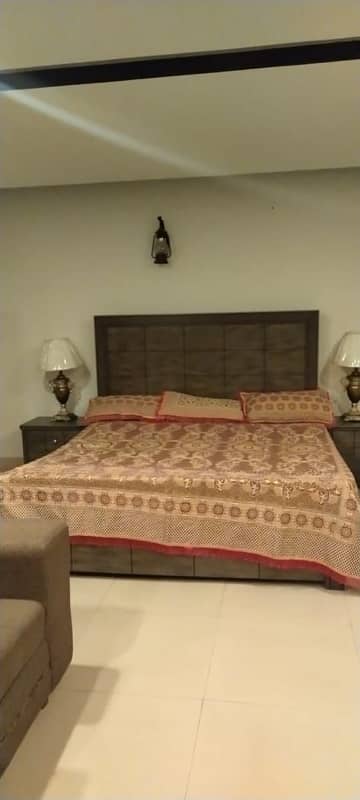 1BED STUDIO FURNISHED APORTMENT IS AVAILABLE FOR RENT IN SECTOR B BAHRIA TOWN LAHORE 4