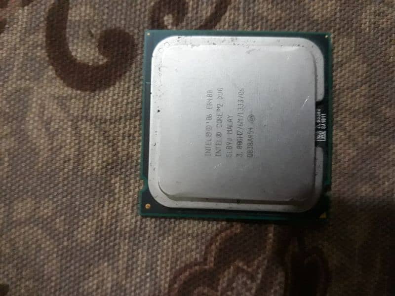 2 CPUs core 2 duo 3.00ghz and 2.40ghz 1