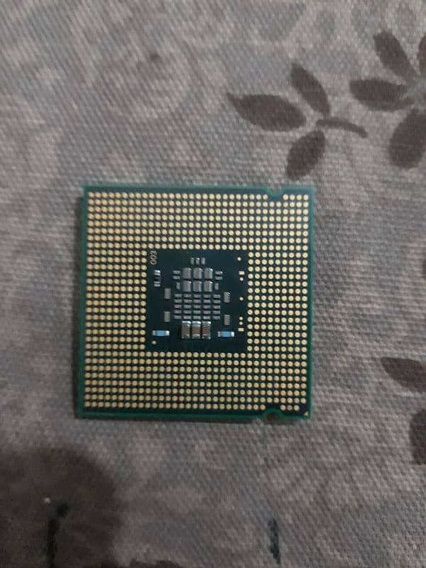 2 CPUs core 2 duo 3.00ghz and 2.40ghz 4