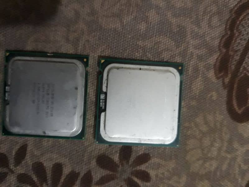 2 CPUs core 2 duo 3.00ghz and 2.40ghz 7