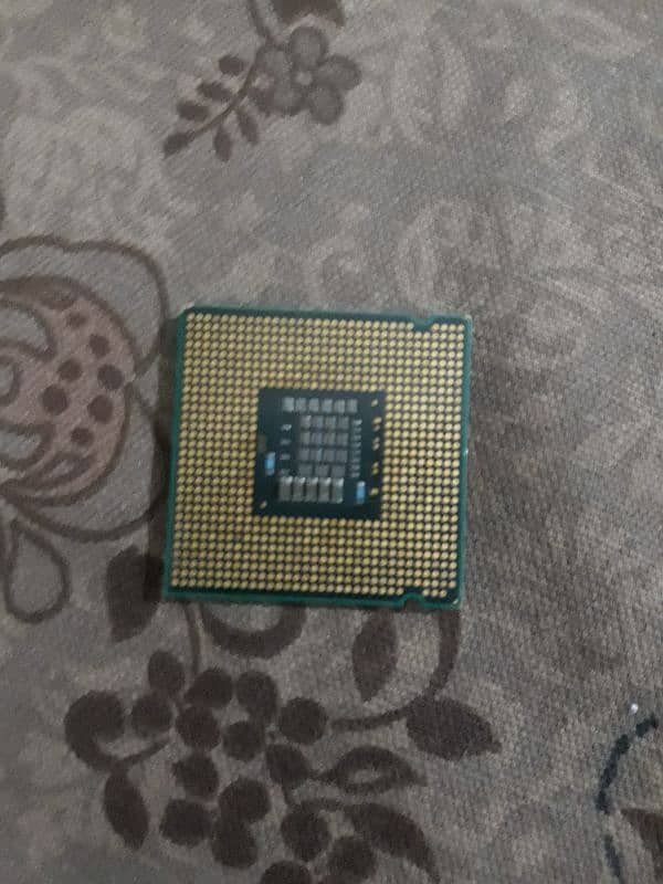 2 CPUs core 2 duo 3.00ghz and 2.40ghz 8