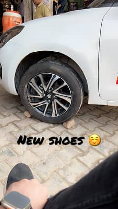 ye may eslye sale kr rha ho ku ky ye tyre bhoot bary ha meri car ko bs