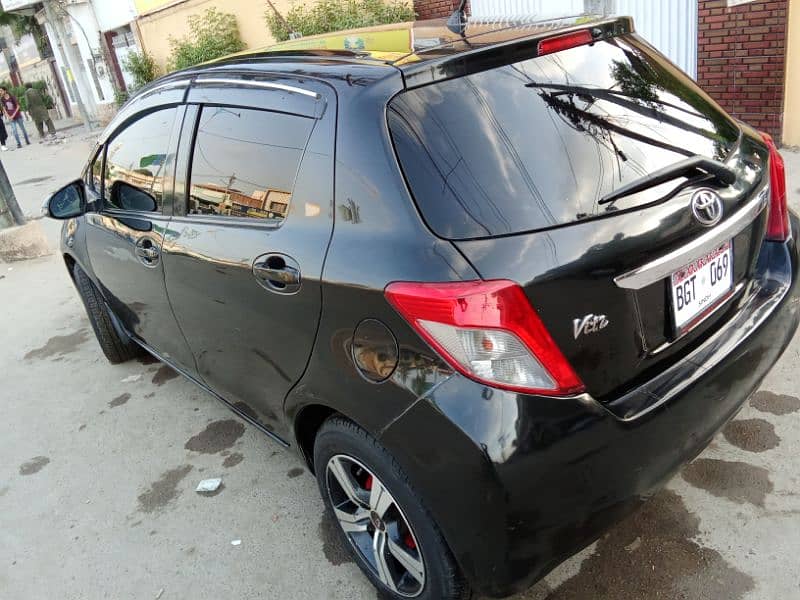 Toyota Vitz 2013 5