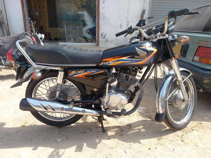 Honda CG125 2018 Karachi Num 1