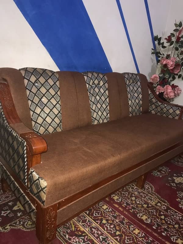 5 Seater sofa set urgent sale 2