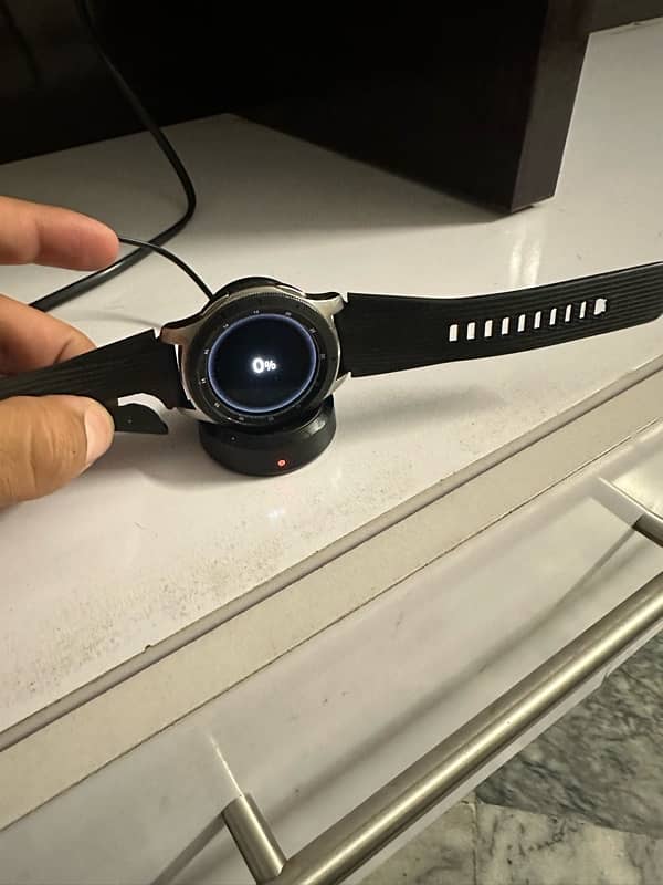 Samsung galaxy watch 4 used in reasonable condition 4