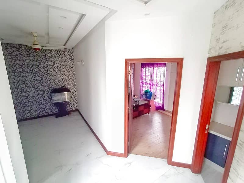 10 MARLA HOUSE FOR SALE IN DHA RAHBAR BLOCK D GASS AVAILABLE 24