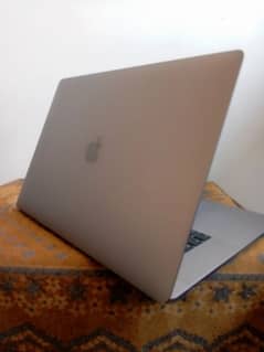 MacBook Pro 2019 16 Inch