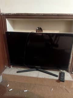 Sony 32 inch Tv with remote