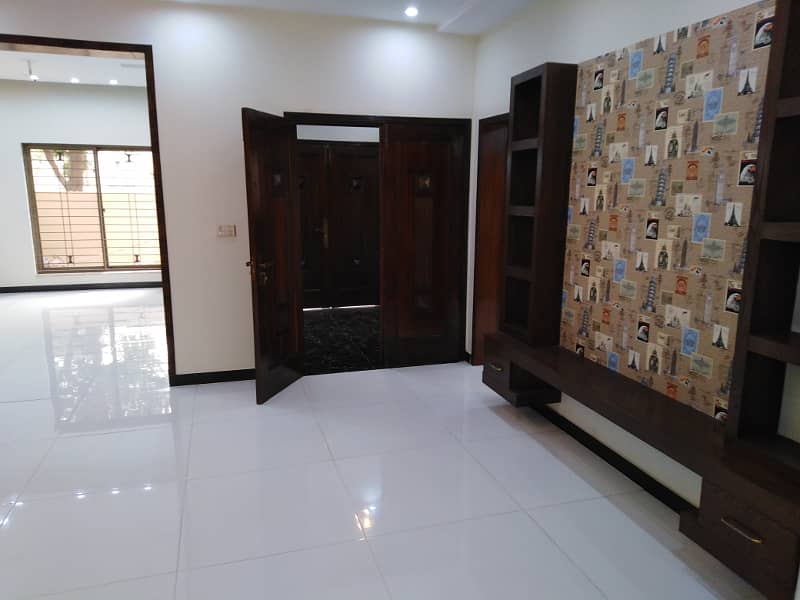 Like New 10 Marla Lower Portion For Rent In Oversease B Block Bahria Town Lahore 1