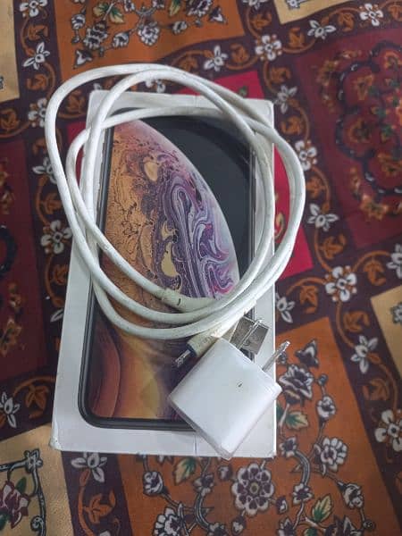 Iphone xs 64 gb pta approved 10/10 9