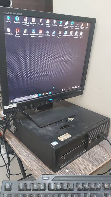 Good condition used LCD and CPU with keyboard. 0