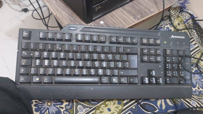 Good condition used LCD and CPU with keyboard. 2