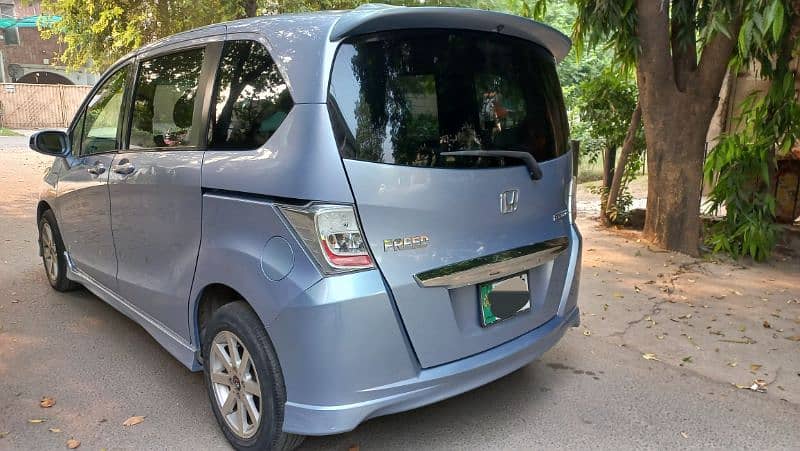 7 Seater , Hybrid 1.5 ,  Honda Freed 3