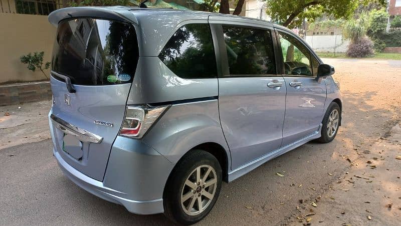 7 Seater , Hybrid 1.5 ,  Honda Freed 6