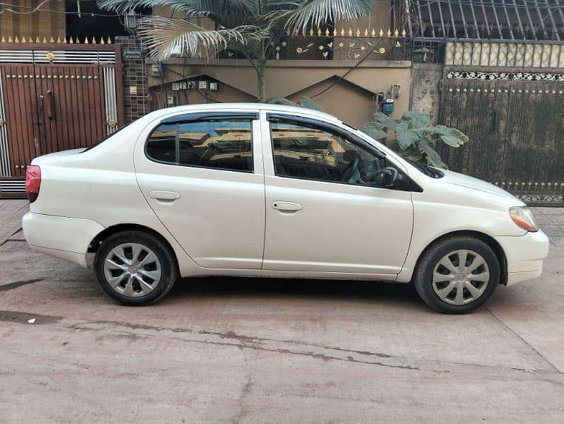 Toyota Platz 2001 7